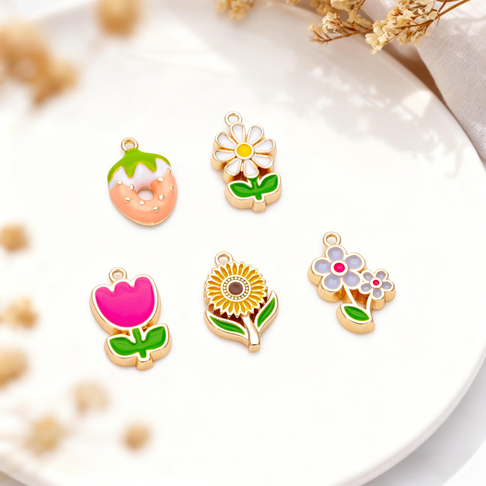 10pcs Gold Enamel Flower Charms, Gold plated Alloy, Floral Earring Pendants (GB-4709)